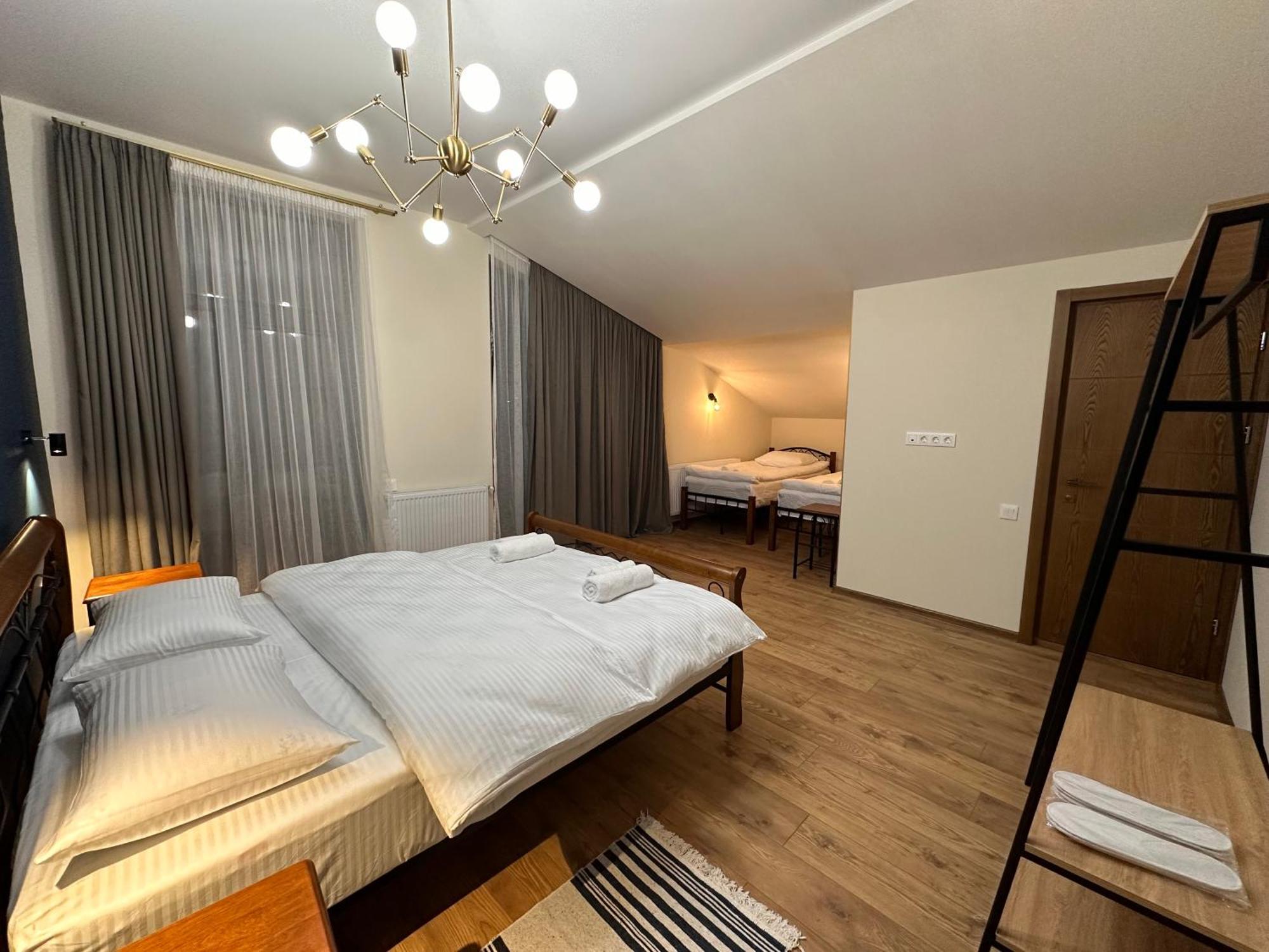 Hotel Mountime Kazbegi Exteriör bild