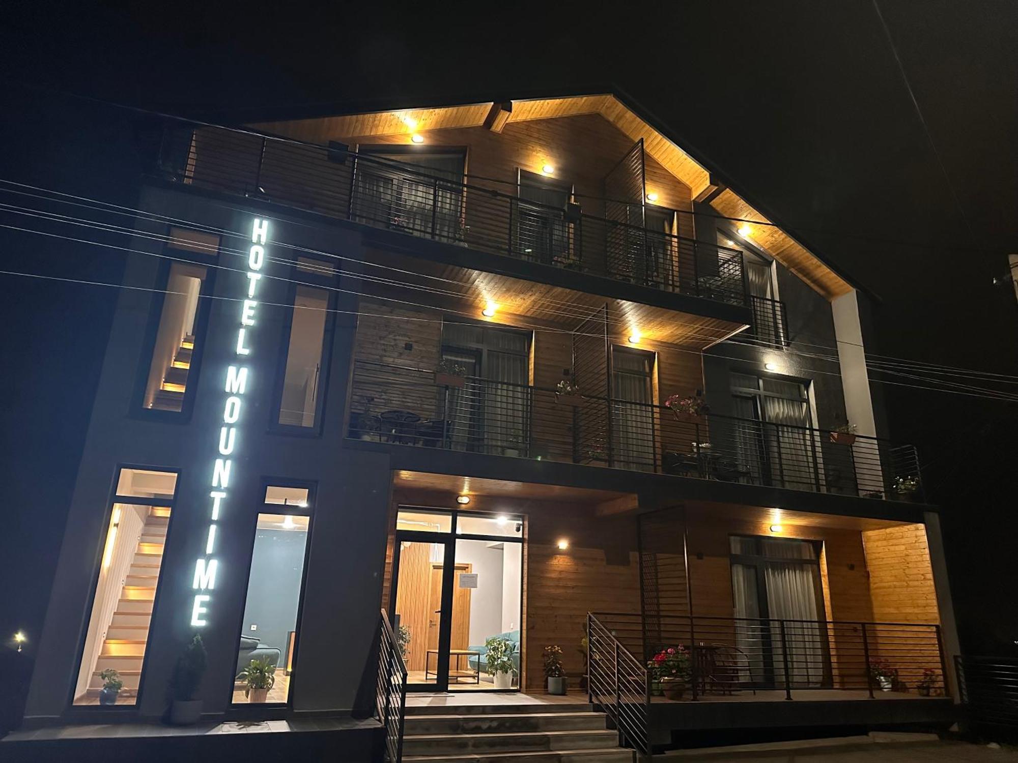 Hotel Mountime Kazbegi Exteriör bild