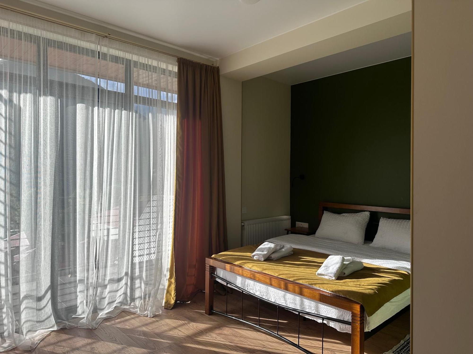 Hotel Mountime Kazbegi Exteriör bild